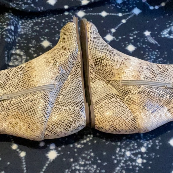 Naughty Monkey Kuda Multi Color Snake Print Leather Wedge Bootie Size 9.5, NIB - Picture 5 of 16